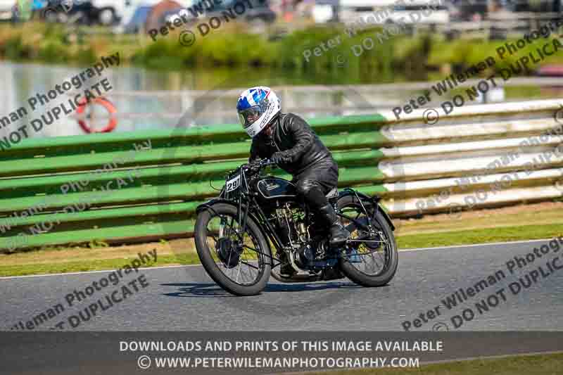 Vintage motorcycle club;eventdigitalimages;mallory park;mallory park trackday photographs;no limits trackdays;peter wileman photography;trackday digital images;trackday photos;vmcc festival 1000 bikes photographs